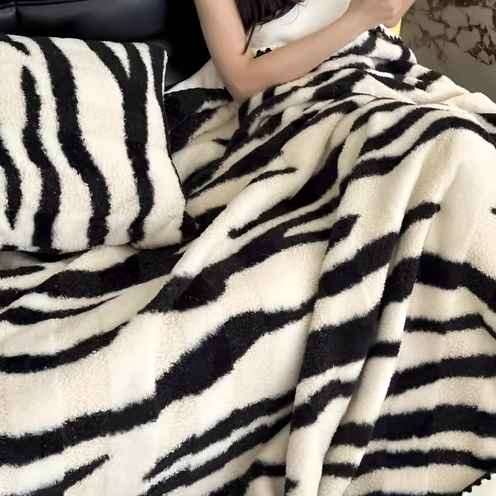 Lunara – Plaid en fausse fourrure texturée et réversible