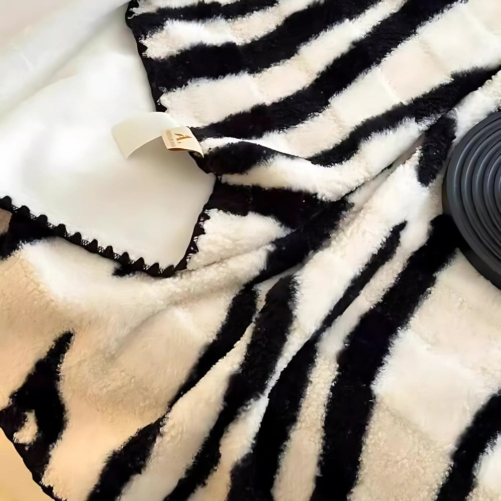 Lunara – Plaid en fausse fourrure texturée et réversible